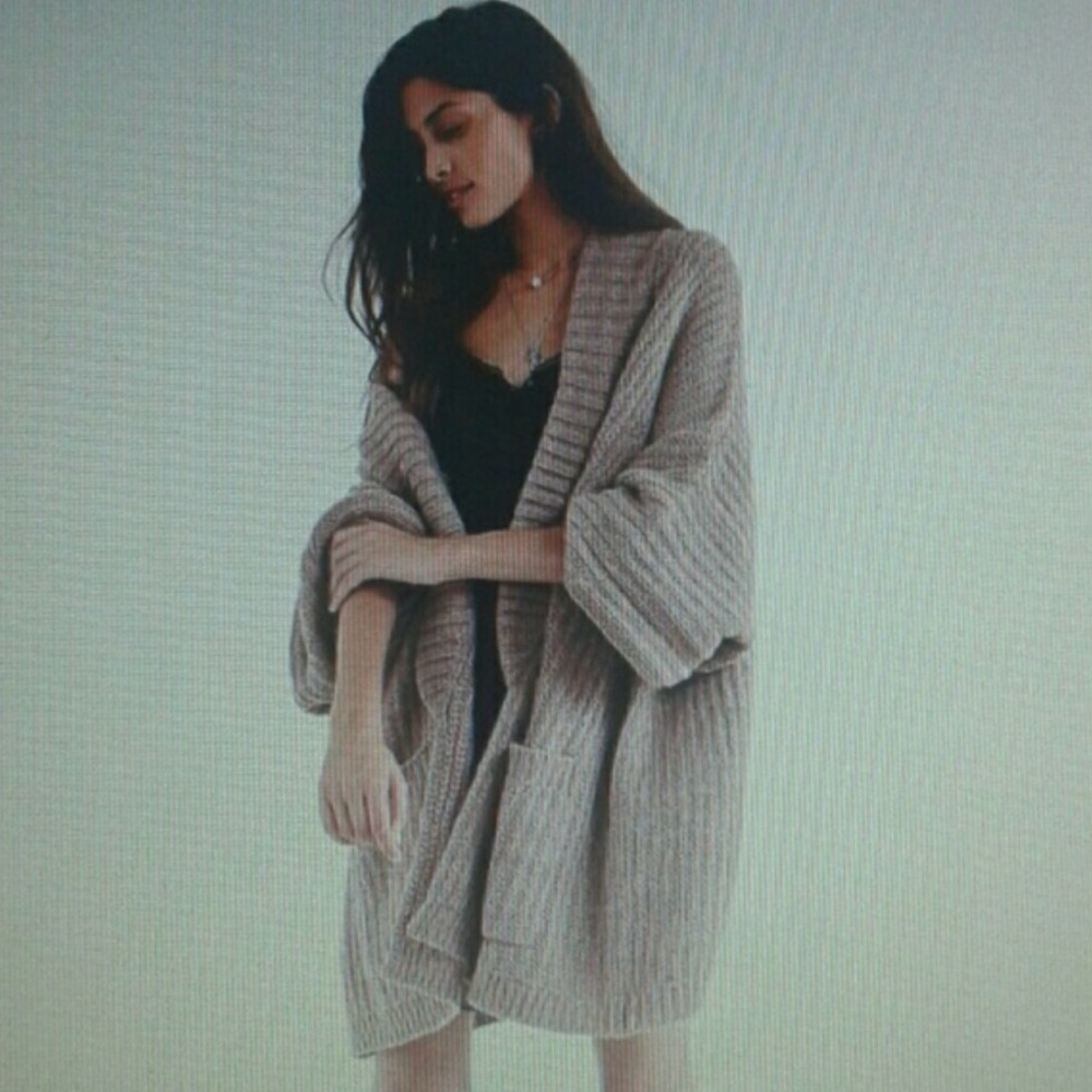 Cozy Oversized Aerie Gray Women's knitted Cardigan